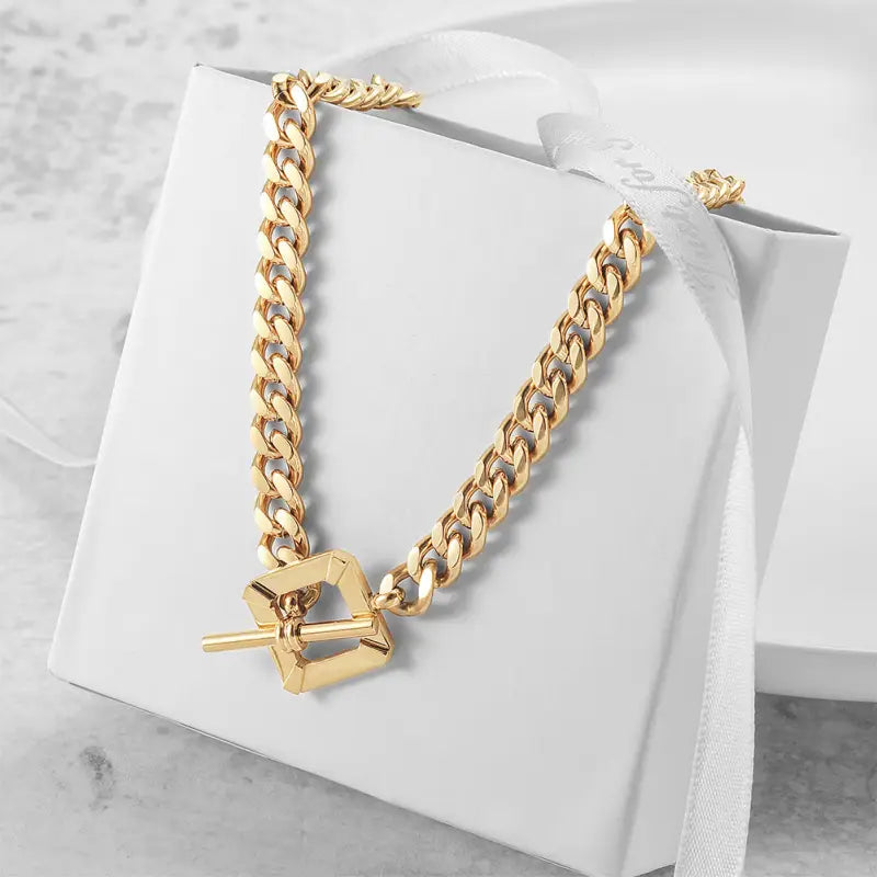 Curb Chain Toggle Necklace - 18K Gold Plated - Jewelry