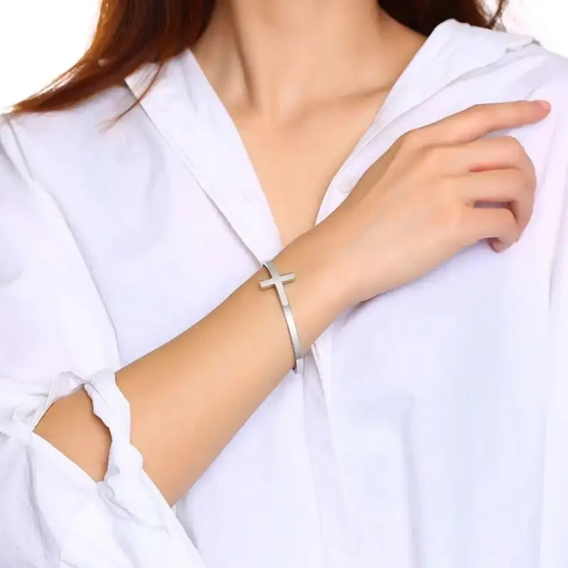 Customized Laser Engraving Name Bracelet Personalized Cross Bangle Mother’s Day Gift for Woman Jewelry For Her