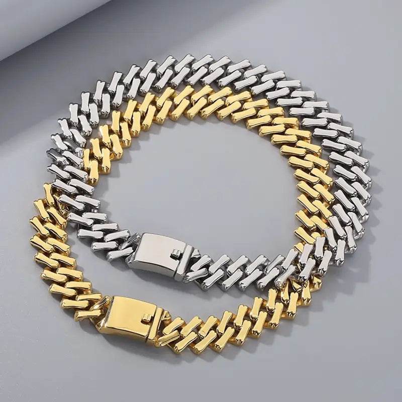 Her Golden Fortress Chain Necklace 32mm - Jewelry