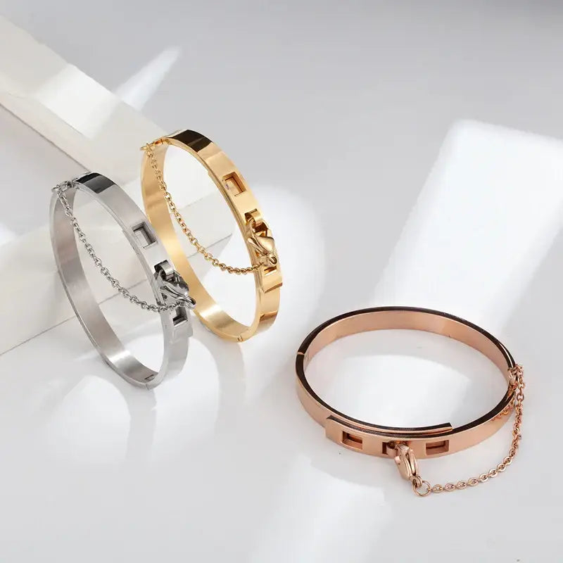 Secure Chain Clasp Bangle