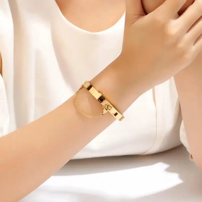 Secure Chain Clasp Bangle