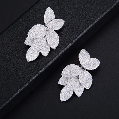 Blooming Grace Bridal Jewelry - Silver Clover / resizable