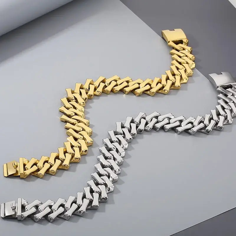 Golden Strength Cuban Chain Necklace | 18k Gold Plated | Stainless Steel