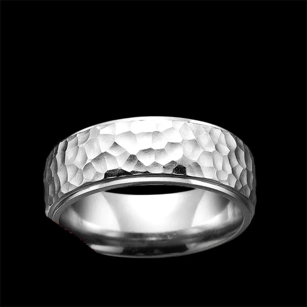 Hammered Titan Stainless Steel Ring 8mm - Silver / 7 - Jewelry