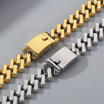Her Golden Fortress Chain Necklace 32mm - Jewelry