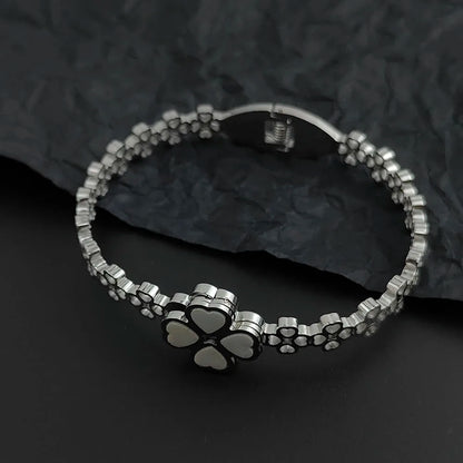 New four-leaf clover white shell hollow stainless steel gold-plated bracelet high-quality waterproof silver for girls