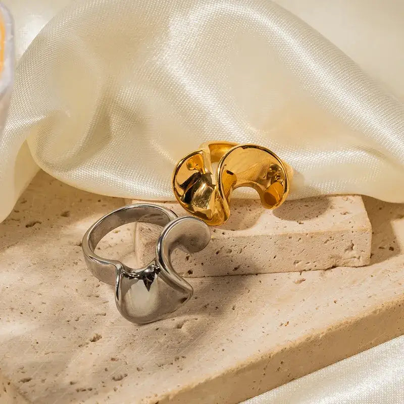 Luxe Ruffle Ring - Jewelry