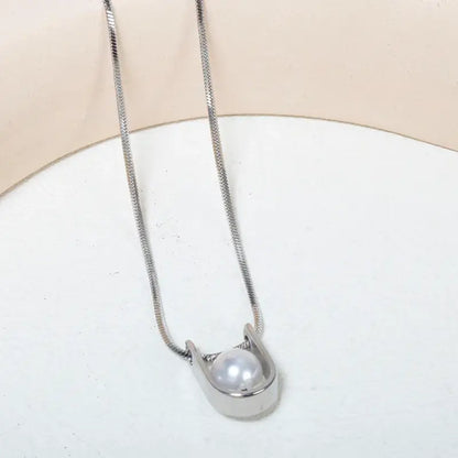 Minimalist Pearl Pendant Necklace