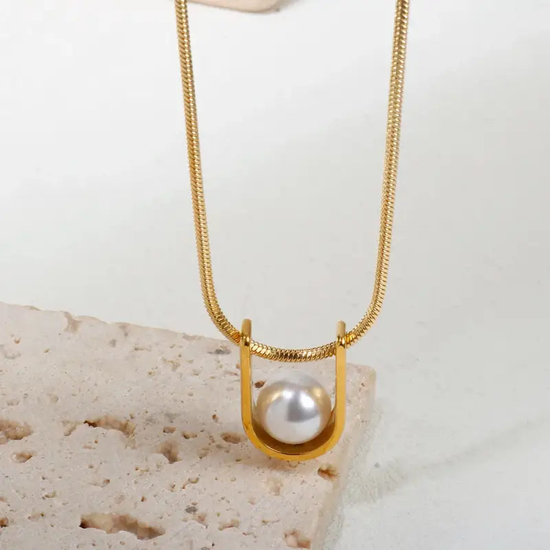 Minimalist Pearl Pendant Necklace