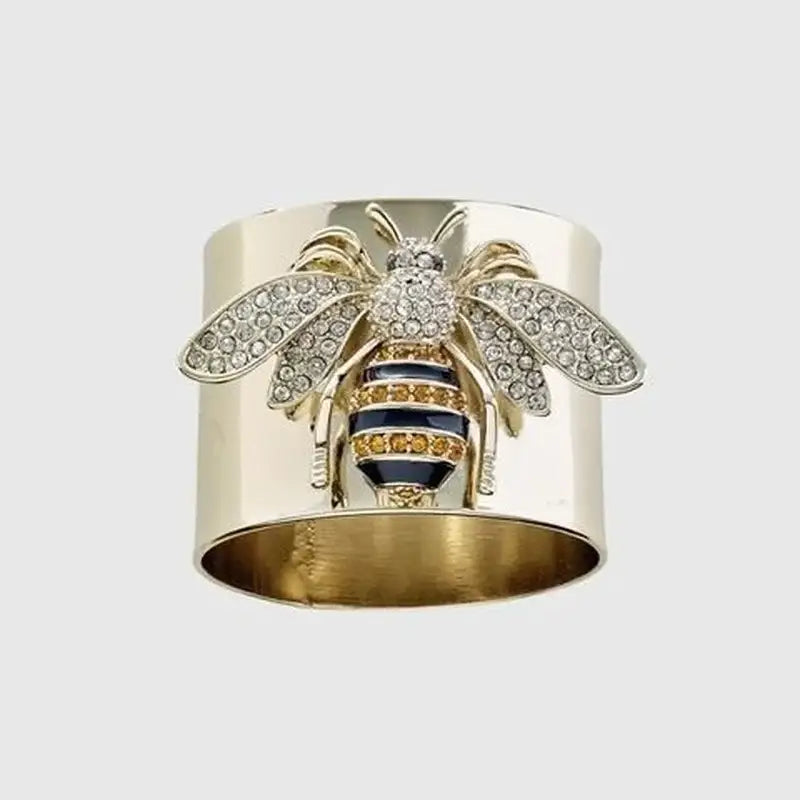 Exquisite Luxury Gold Colors Carved Bee Rings for Women Trendy Metal Inlaid White Stone Party Ring Engagement Jewelry